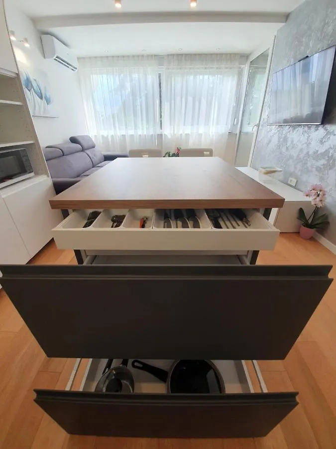 Apartman Leona 4*, Kantrida Rijeka 0*,  Croatia